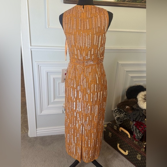 Mac Duggal
Sleeveless Abstract Beaded Midi Dress - Picture 7 of 11